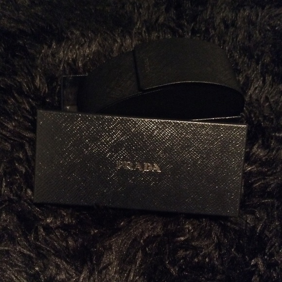 Prada sunglasses - Picture 1 of 3